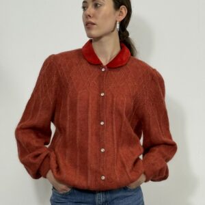 Moherowy kardigan z ozdobnymi guzikami