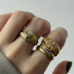 Pierścionek ze złoceniem i cyrkonią