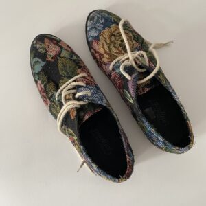Materiałowe buty z motywem żakardowym - obrazek 3