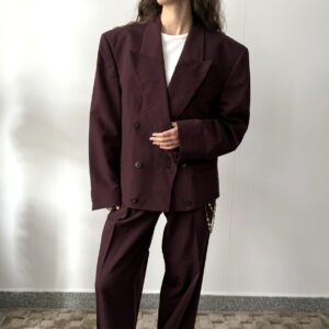 Unikatowy bordowy garnitur oversize - obrazek 2
