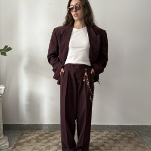 Unikatowy bordowy garnitur oversize - obrazek 3