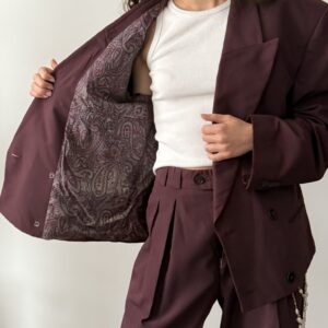 Unikatowy bordowy garnitur oversize - obrazek 4