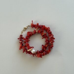 Naszyjnik z czerwonego koralu i perłą