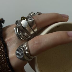 Sygnet z szczotkowanego srebra