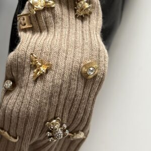 Pin Cyrkonia w złotej oprawie