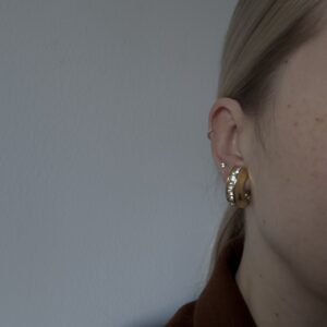 Klipsy zdobione rzędem kryształków