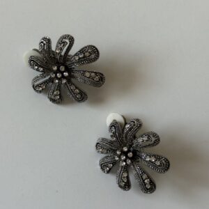 Klipsy Kwiaty zdobione kryształkami