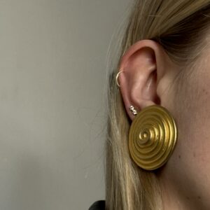 Klipsy Grek w kolorze szczotkowanego złota