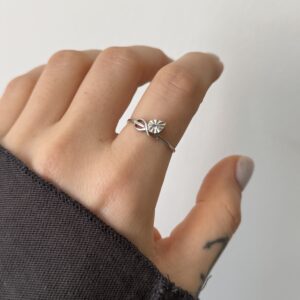 Delikatny pierścionek Leaf